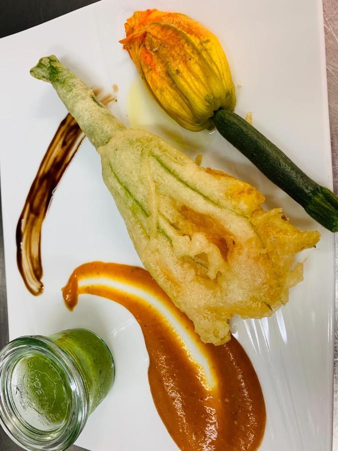 Logis Hotel Restaurant Hostellerie De La Tour فونتفيل المظهر الخارجي الصورة